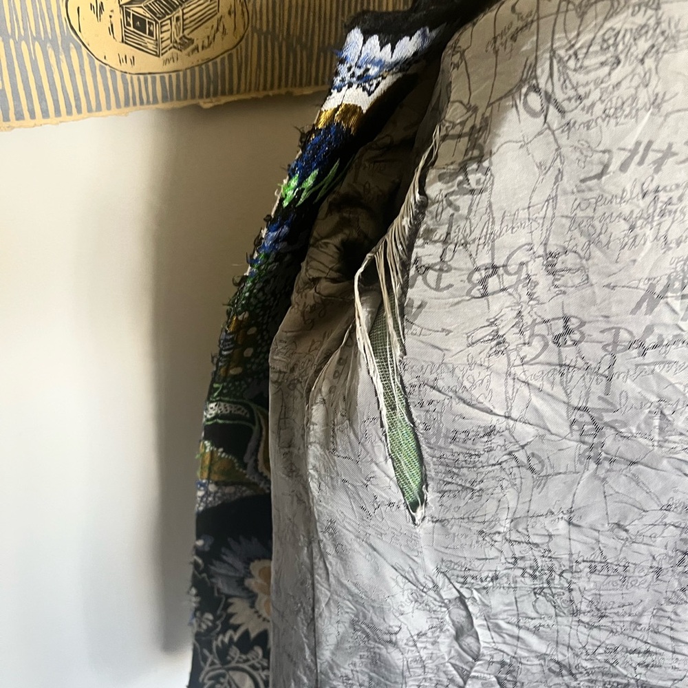 Floral Embroidered Women's Coat - Picture 5 of 5